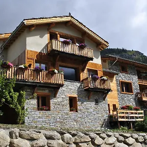 la-joubarde.hotels-rhonealpes.com/